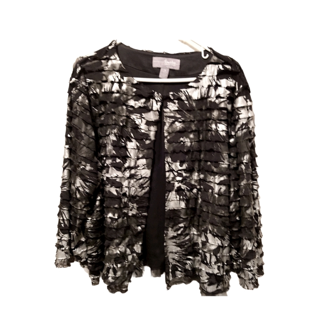 Barely used Chico' s traveller collection cardigan